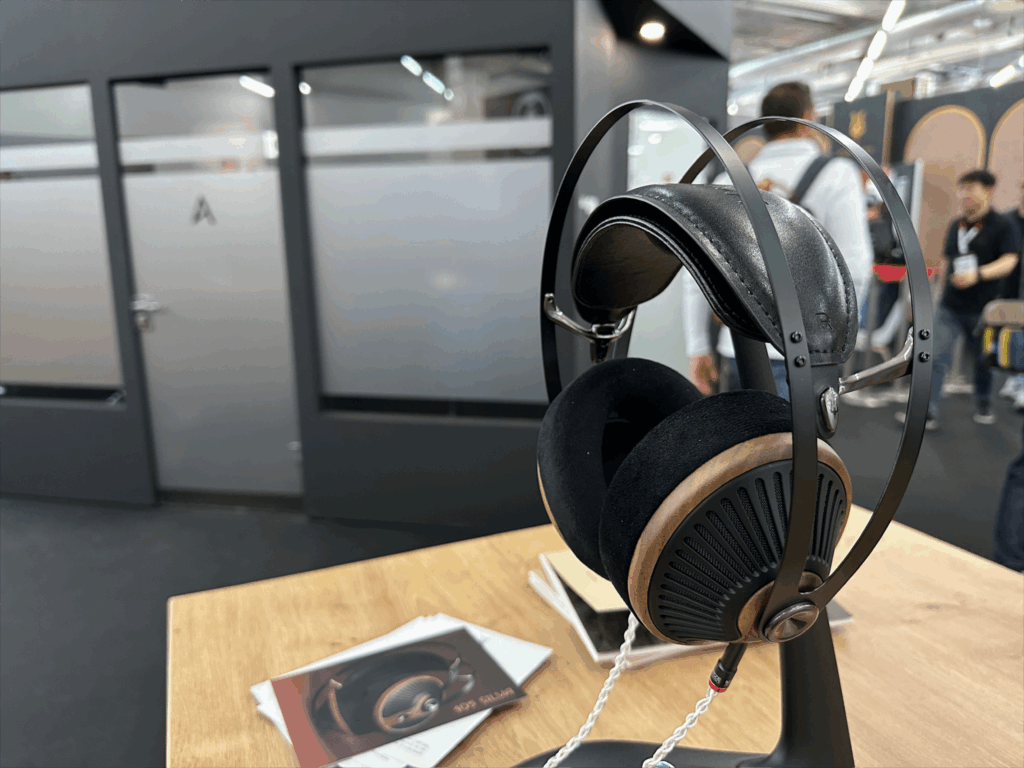 High End 2025 Kopfhoerer Highlights Meze 105 Silva