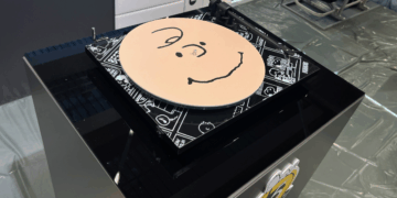 Peanuts Turntable von Pro-Ject zur High End 2025