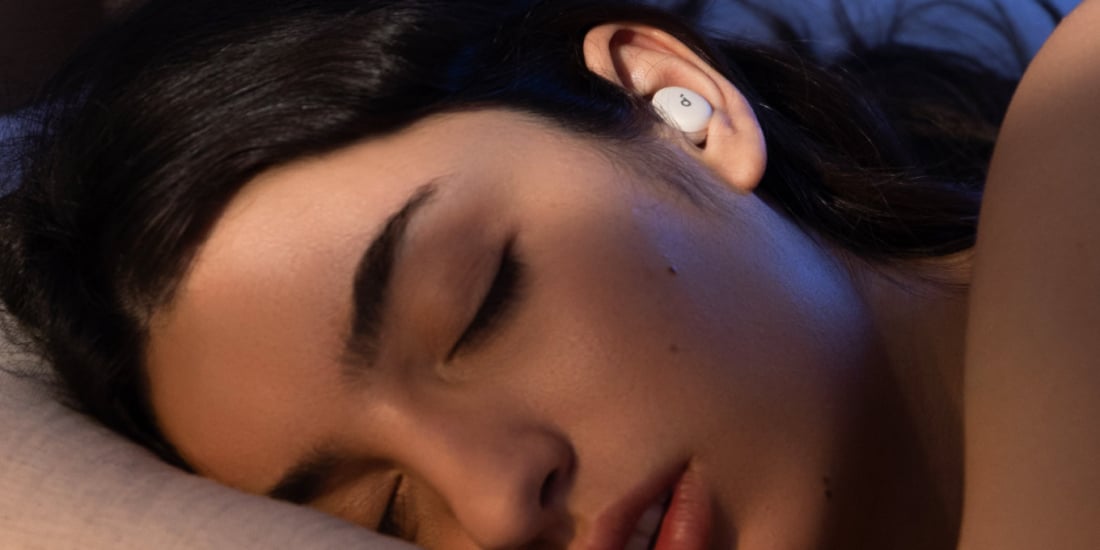 Die Soundcore Sleep A30 sollen für erholsamen Schlaf sorgen.