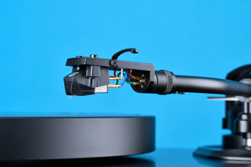 Plattenspieler mit Automatik Audio-Technica AT-LP8x Tonabnehmer Detail