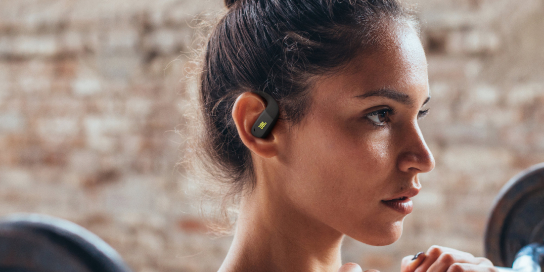 Die JBL Endurance Zone stehen für neue Open-Ears mit einem speziellen "Schüttel-Trick".