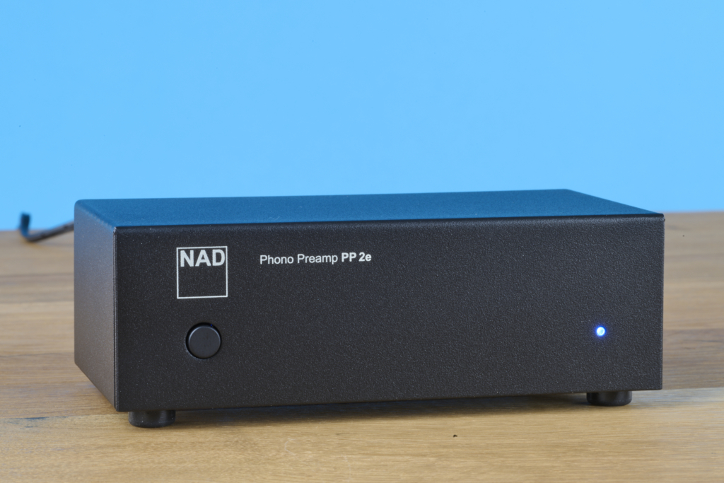 NAD PP 2e im Test – Was kann die Phonostufe