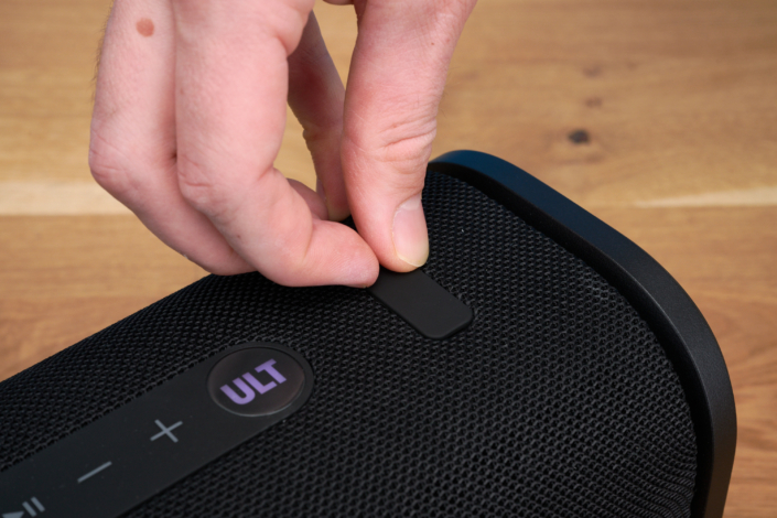 Sony Ult Field 5 – Versteckte Schlaufe