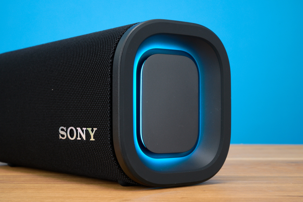 Sony Ult Field 5 – Seitenansicht 