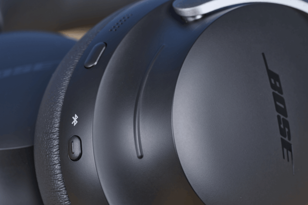 Sony WH 1000XM6 vs Bose QuietComfort Ultra Headphones im Vergleich Bedienung Bose