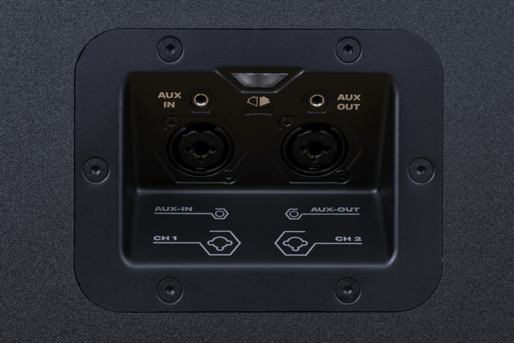 Soundboks 4 vs Teufel Rockster Neo Vergleich Anschluesse Soundboks