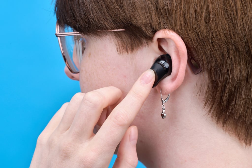 Bose QuietComfort Ultra Earbuds (2. Gen.) – Bedienung an den Buds