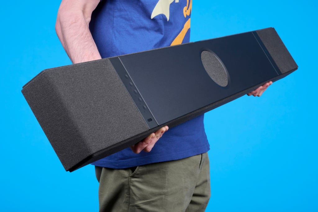 KEF Xio in der Hand