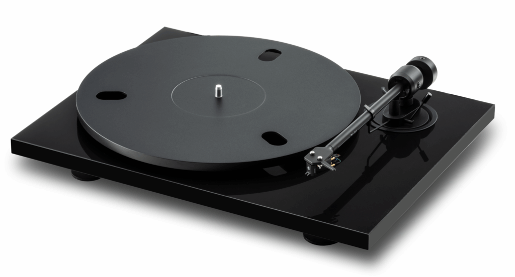 Pro-Ject E1.2 mit Alu-Teller schräg