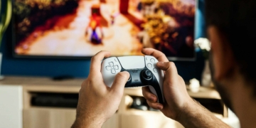 Die Sony PlayStation 5 kann bald ihre Leistung automatisch drosseln.