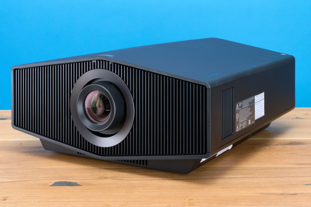 Sony Bravia Projector 8 Schrägansicht