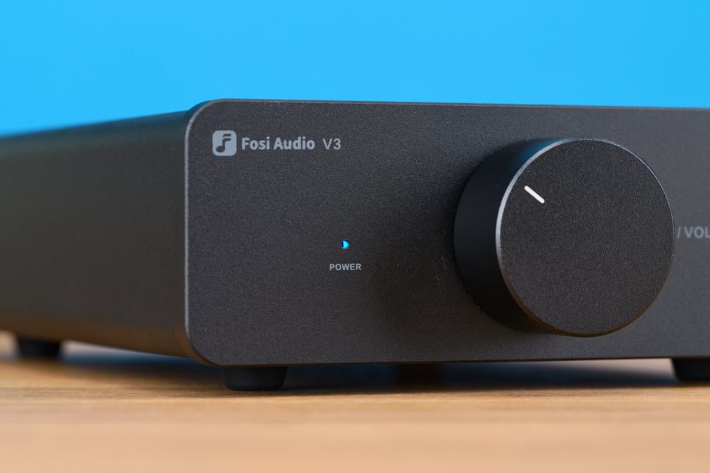 Impedanz Wie arbeiten Verstaerker und Lautsprecher zusammen Beispielbild Fosi Audio V3