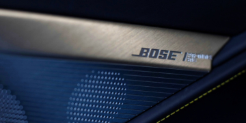 Bose und Epson tun sich für Heimkino-Beamer zusammen.