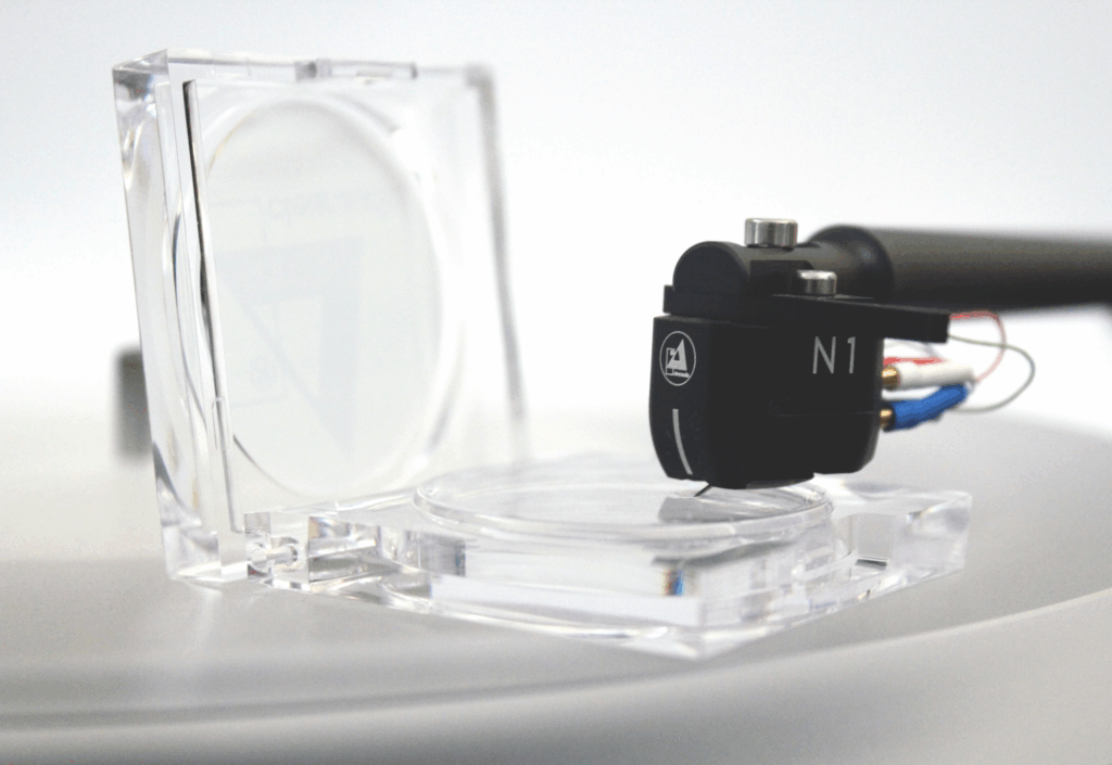 Clearaudio Stylus Cleaner Pad in Benutzung