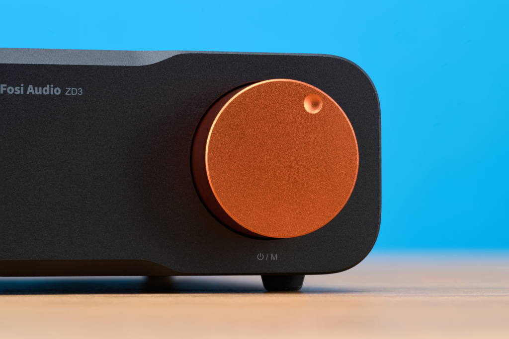 Fosi Audio ZD3 – Vorderseite Volumenregler