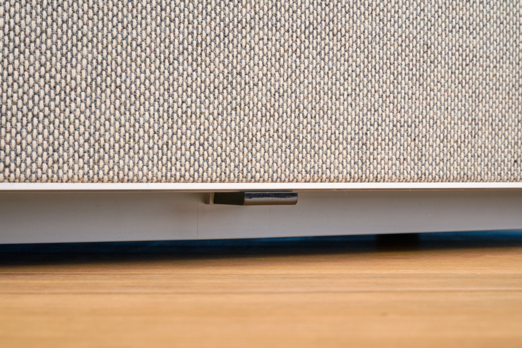Stoffabdeckung Detail LG CineBeam HU915QE