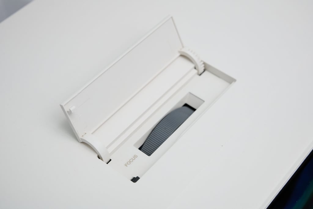 Fokusrad LG CIneBeam HU915QE