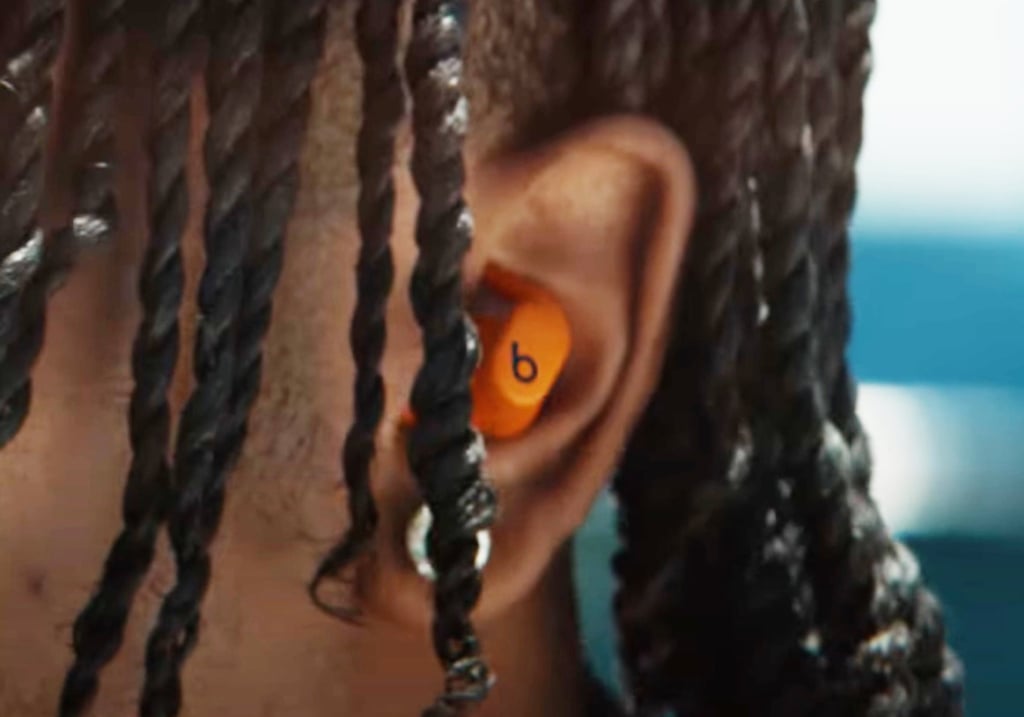 Die Powerbeats Fit sollen beim Sport sicher im Ohr sitzen.