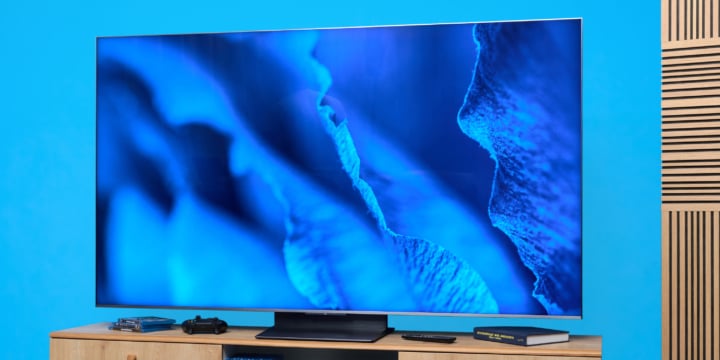 TCL C8K Test auf HIFI.DE