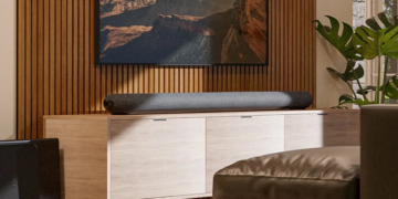 Bluesound präsentiert die beiden Soundbars Pulse Cinema und Pulse Cinema Mini.