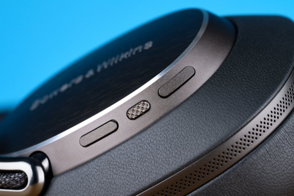 Bowers & Wilkins Px8 S2 Bedienfeld Musikwiedergabe
