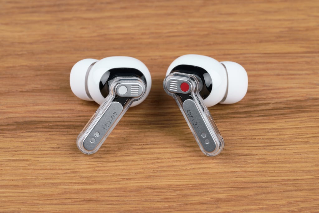 Nothing Ear (3) – Paar nebeneinander