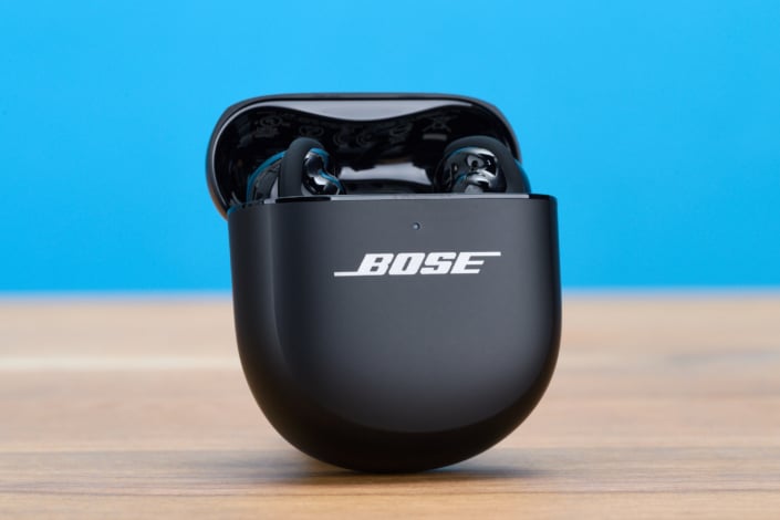 Apple AirPods Pro 3 vs Bose QuietComfort Ultra Earbuds – Praxis
