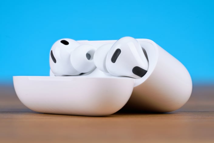 Apple AirPods Pro 3 vs. AirPods Pro 2 – Design