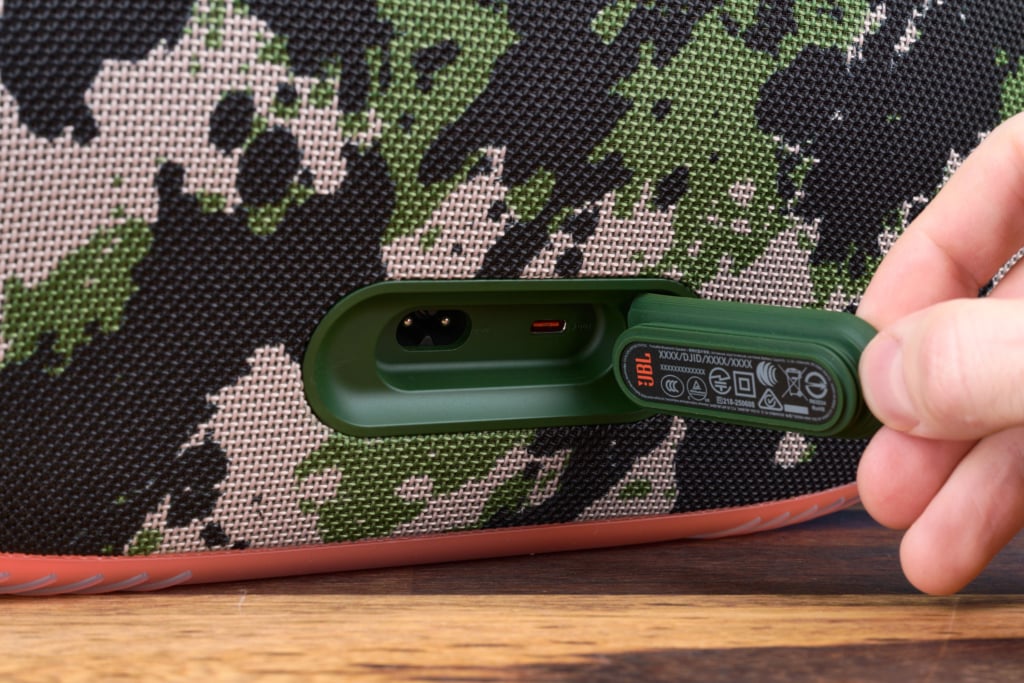 JBL Boombox 4 – Anschlüsse