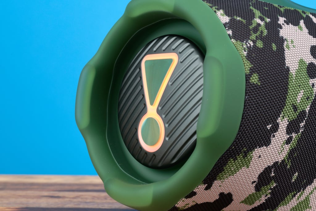 JBL Boombox 4 – Logo an der Seite