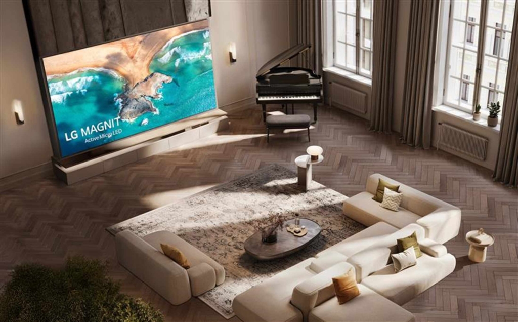 LG zeigt den neuen Magnit zwar im Wohnzimmer, er ist aber ein Produkt für professionelle Anwender:innen.