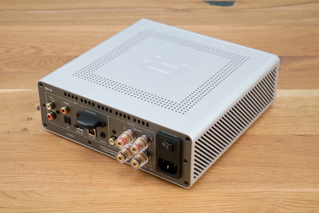Rotel DX-5 Rückseite schräg von oben