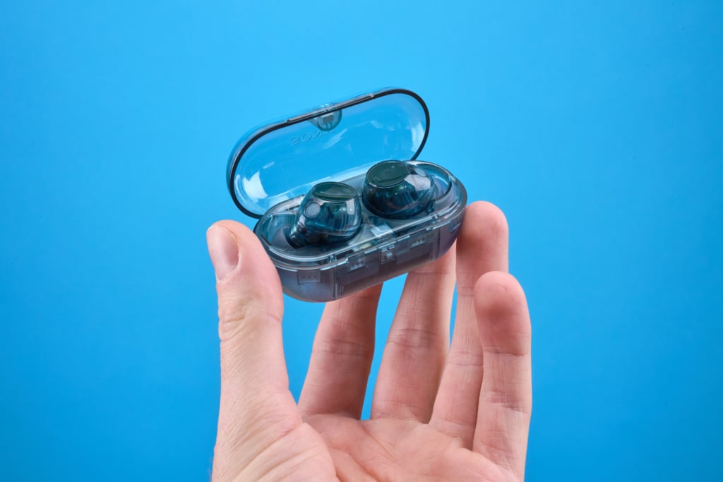 Das Ladecase muss nicht nur schön aussehen, sondern auch einiges draufhaben. Etwa Akkuleistung und Bluetooth-Features.