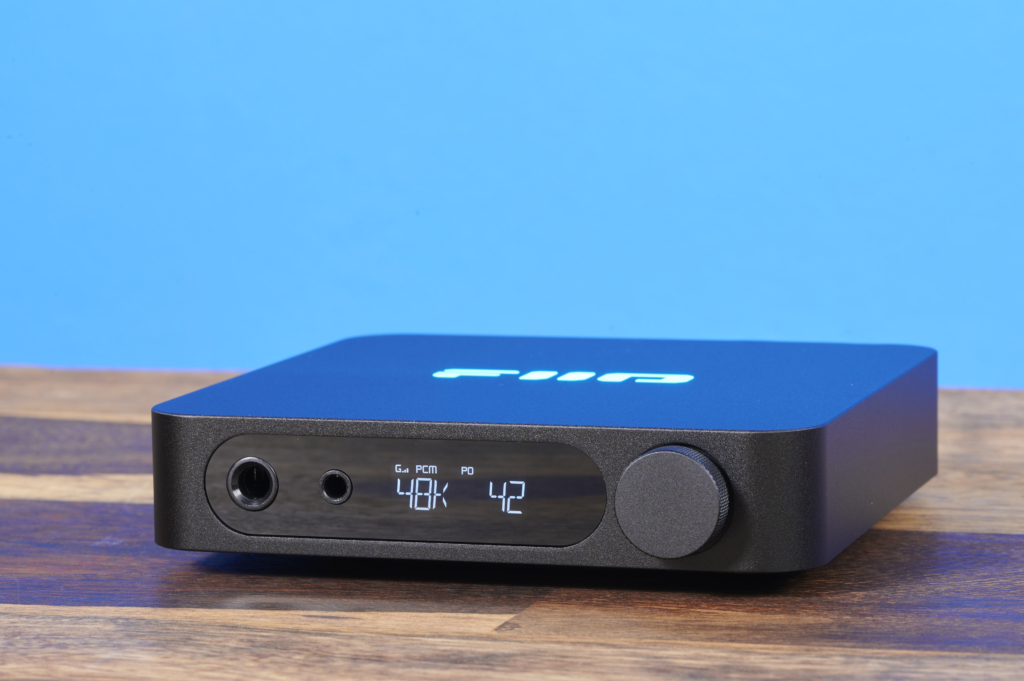 Beste DACs FiiO K11 Front schräg