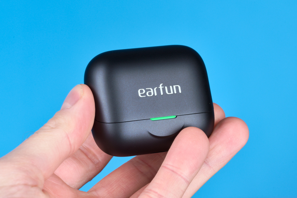 EarFun Air Pro 4 – In der Hand