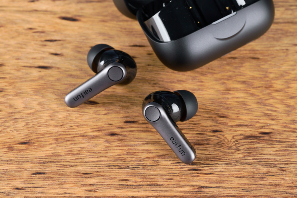 EarFun Air Pro 4 – Unter dem Case