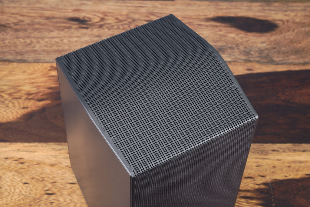 Samsung HW-Q935GF Rear-Speaker Detailaufnahme Oberseite