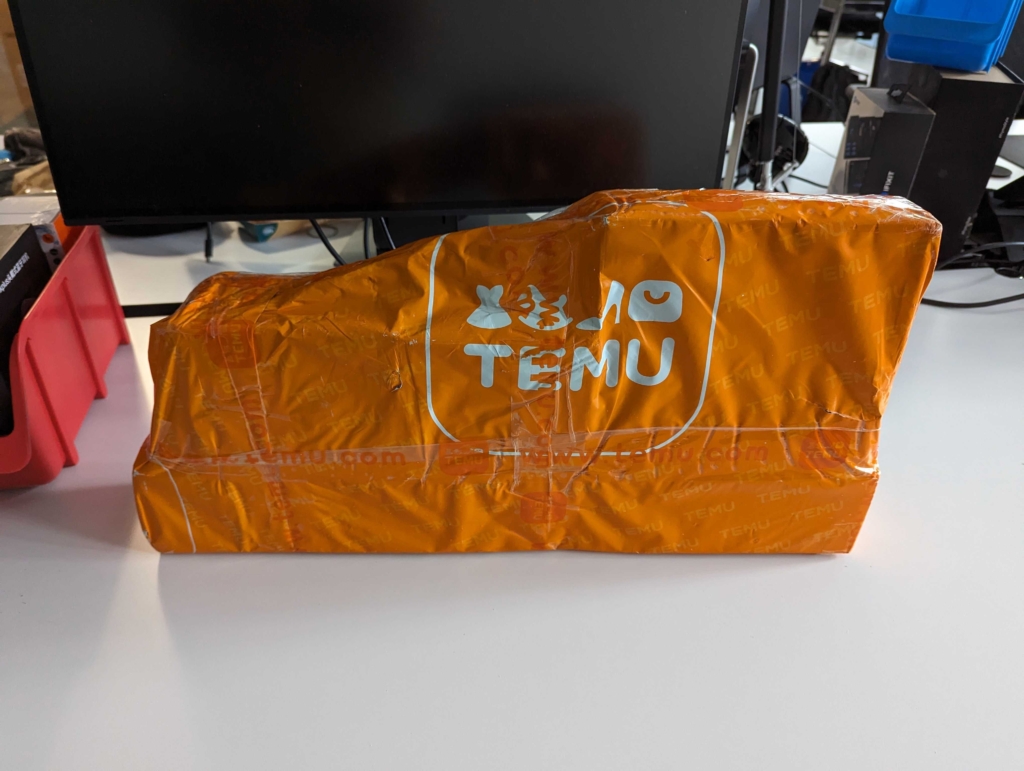 Selbst große Pakete von Temu gehen aktuell oft ohne nähere Prüfungen oder Gebühren durch den Zoll.