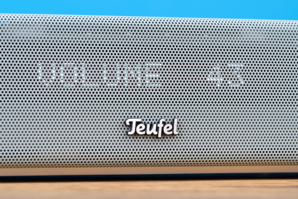 Display Teufel Cinebar 11 für Dolby Atmos