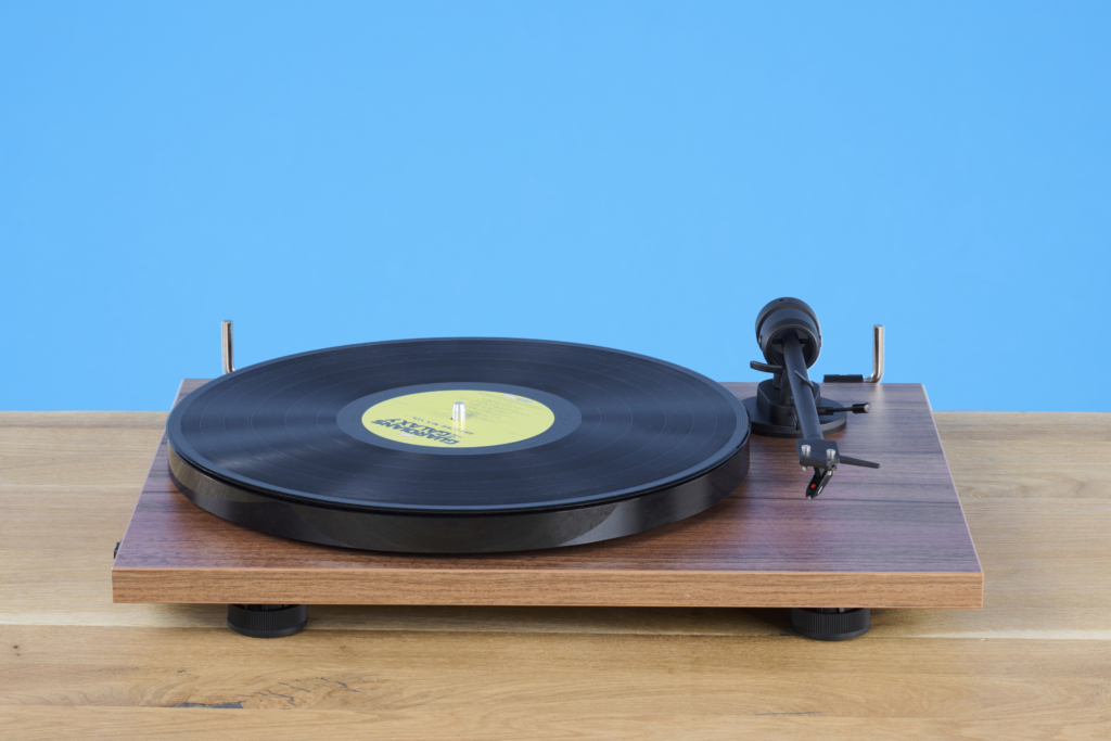 Top 3 Plattenspieler mit Blueooth Pro-Ject E1 BT Front