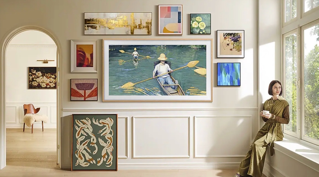 Hier siehst du Samsungs The Frame Pro. Mit dem Modell des Marktführers soll sich der TCL Nxtvision TV messen.