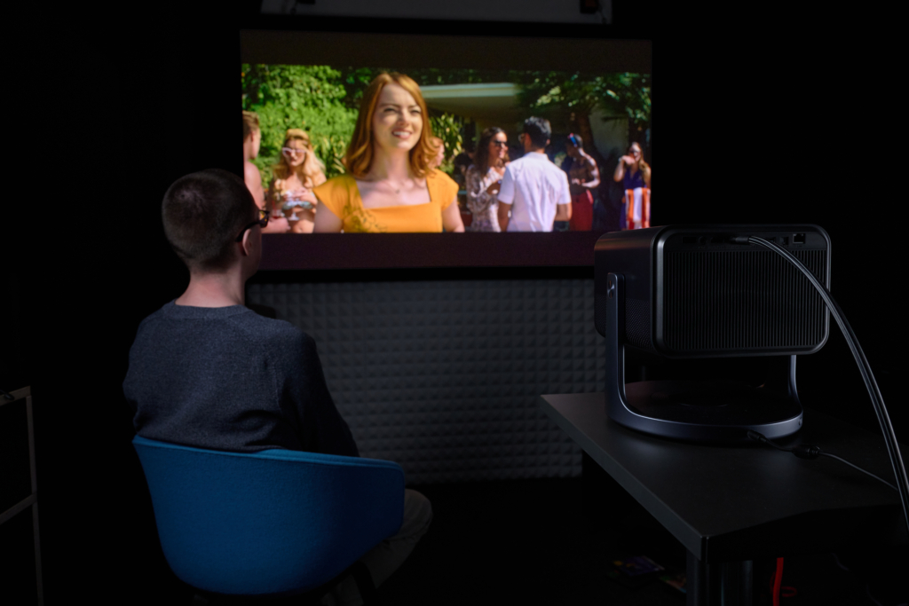 Sichttest Hisense C2 im Testlabor