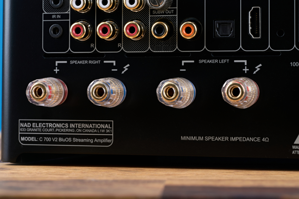 NAD C 700 V2 – Weitere Anschlüsse unten