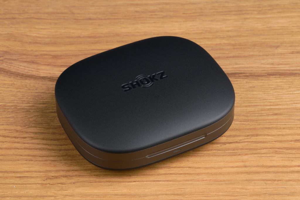 Shokz OpenFit Pro – Case geschlossen