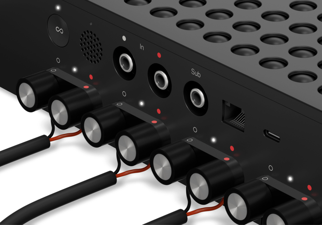 Der Sonos Amp Multi bietet viel Leistung über seine Anschlüsse.