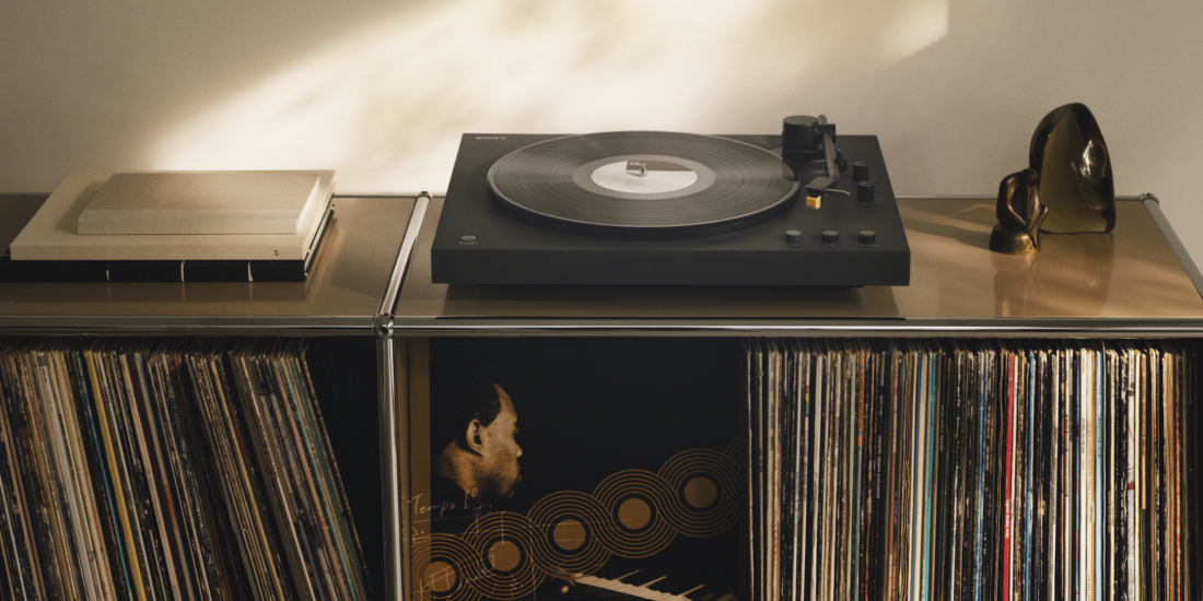 Sony hat zwei neue, kabellose Plattenspieler vorgestellt.