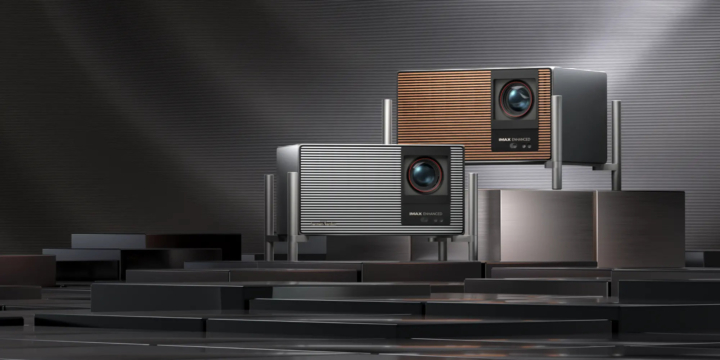 XGIMI hat auf der CES 2026 den neuen Beamer Titan Noir Max enthüllt.