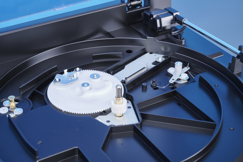 Beste Plattenspieler bis 200 Euro Dual DT-210 Antrieb