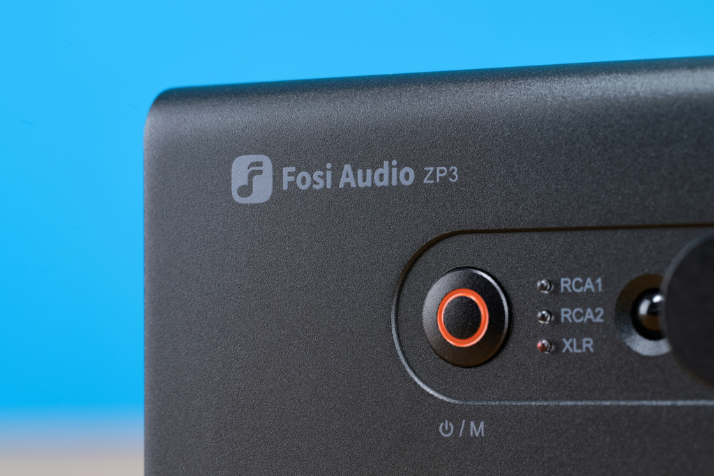 Fosi Audio ZP3 Quellenwahl und Logo