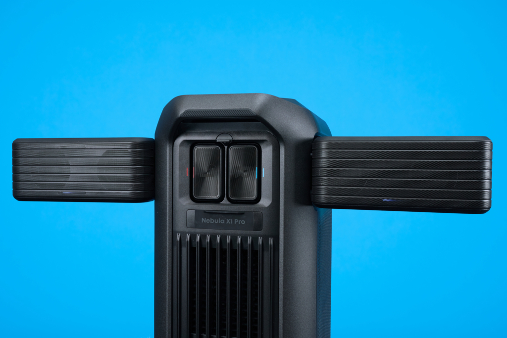 Lautsprecher ausgeklappt